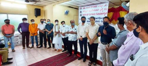 distributes grocery kits