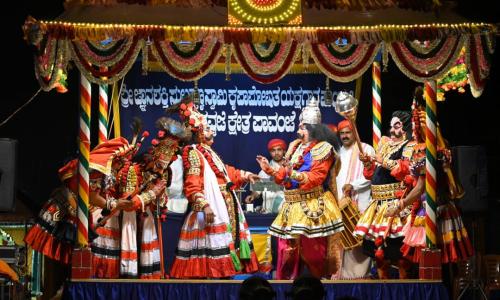 2-peruvaje-bharatavarshini