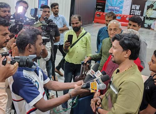 ಅಮೇರಿಕಾದಿಂದ ಯಕ್ಷ ಯಾತ್ರೆ ಮುಗಿಸಿ ಮಂಗಳೂರಿಗೆ ಆಗಮಿಸಿದ ಪಟ್ಲ ಸತೀಶ್ ಶೆಟ್ಟಿ ಮತ್ತು ತಂಡ