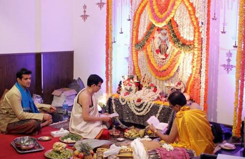 Patla Sambhrama, Sadhana Sambhrama