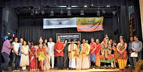 enthralls audience in Boston